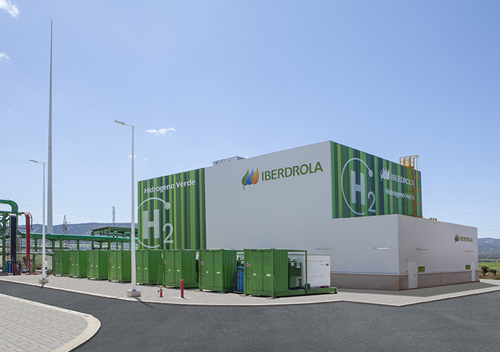 foto Iberdrola construirá una planta de hidrógeno verde para descarbonizar el mayor puerto de mercancías de Reino Unido.